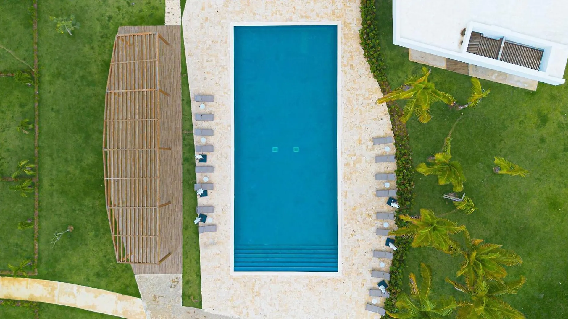 Primer Piso Con Piscina Y Cerca De La Playa Punta Cana